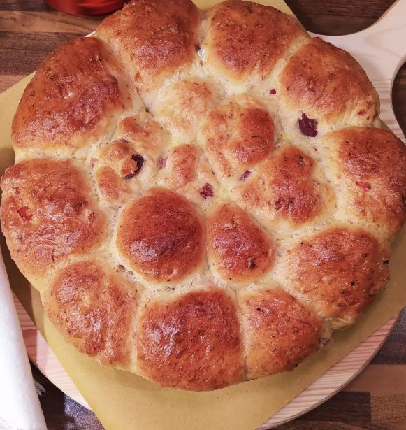 Brioche salata ripiena di salumi