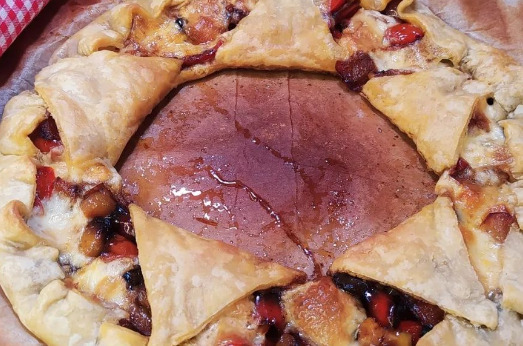 Corona di sfoglia con peperoni e provola