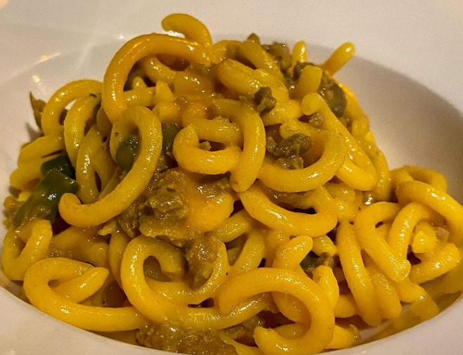 Gramigna con crema allo zafferano e asparagi