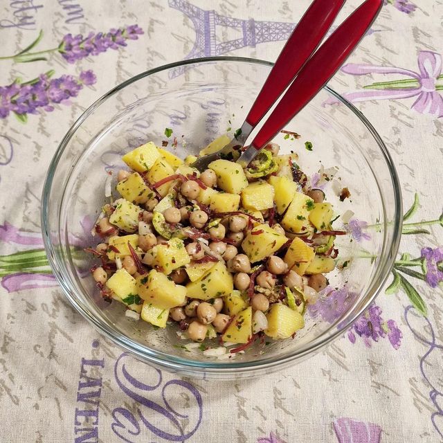 Insalatona di ceci