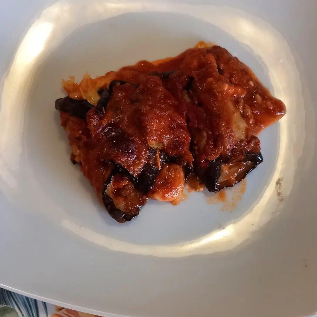 Involtini di melanzane con sugo