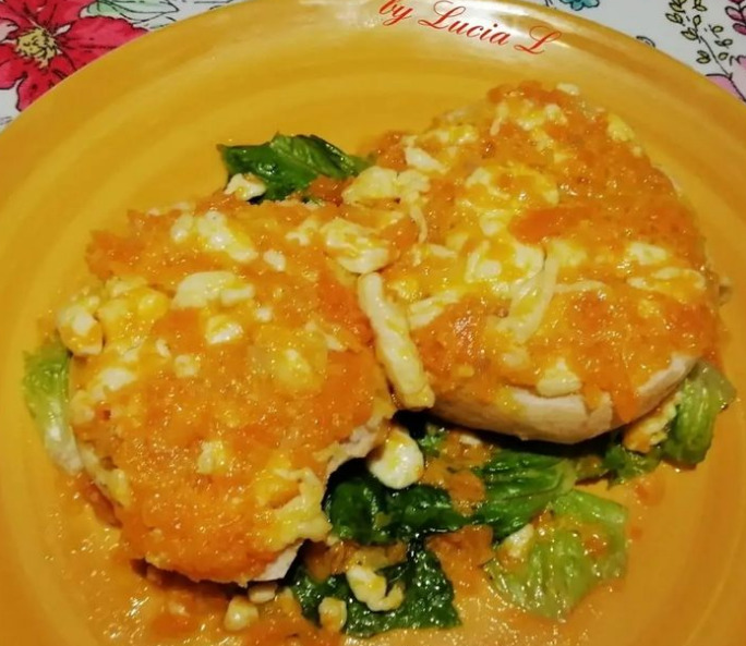 Rosetta sfiziosa con zucca e formaggio primo sale