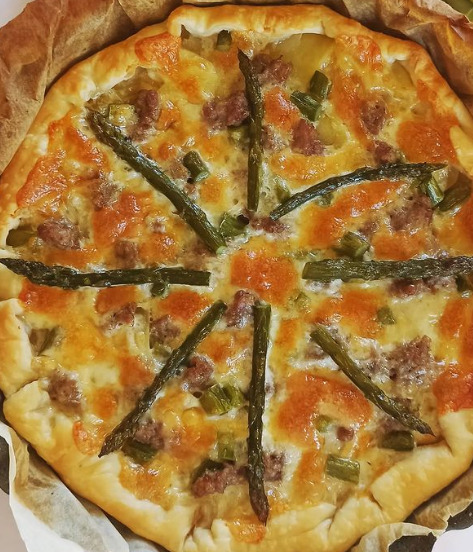 Torta salata con asparagi e patate