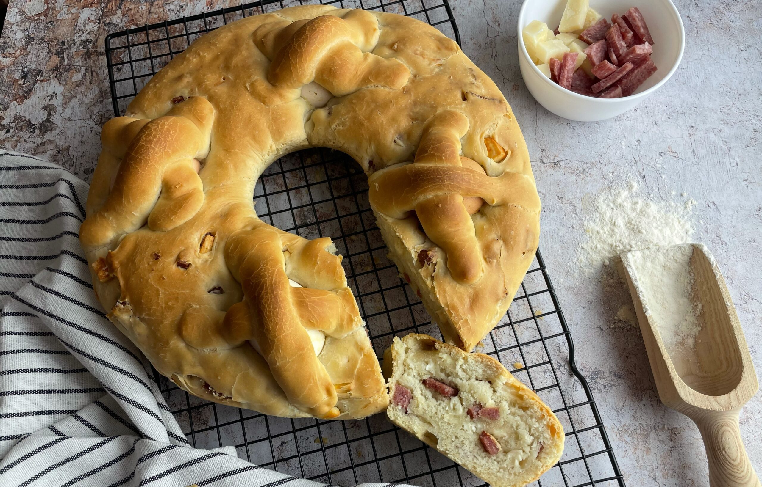 Casatiello napoletano