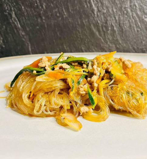 Spaghetti di soia con carne