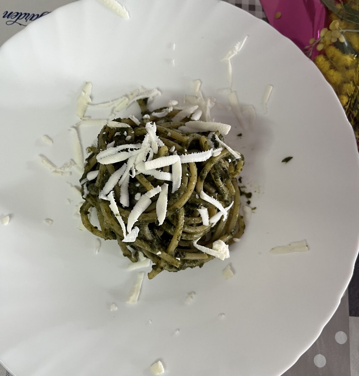Spaghettoni con crema di cicoria