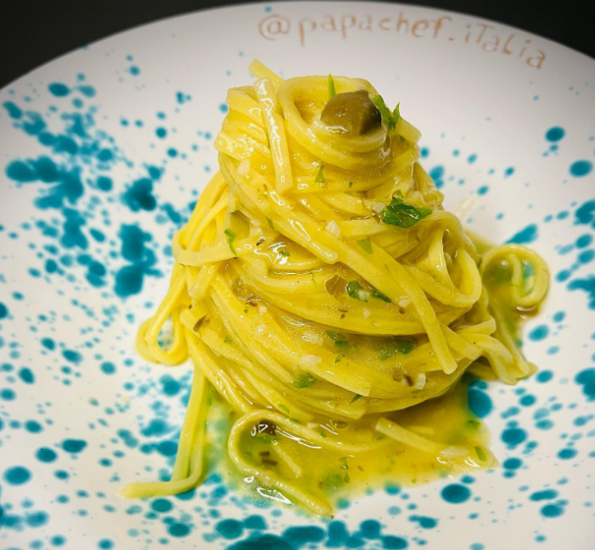 taglierini olio aglio acciughe capperi