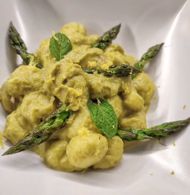 Gnocchi di patate con crema di asparagi