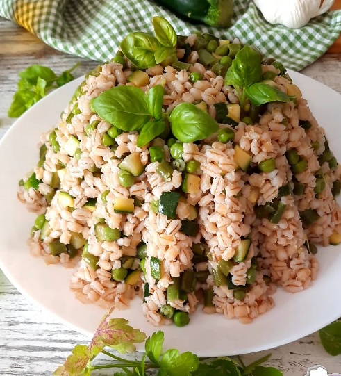 Orzo con verdure croccanti