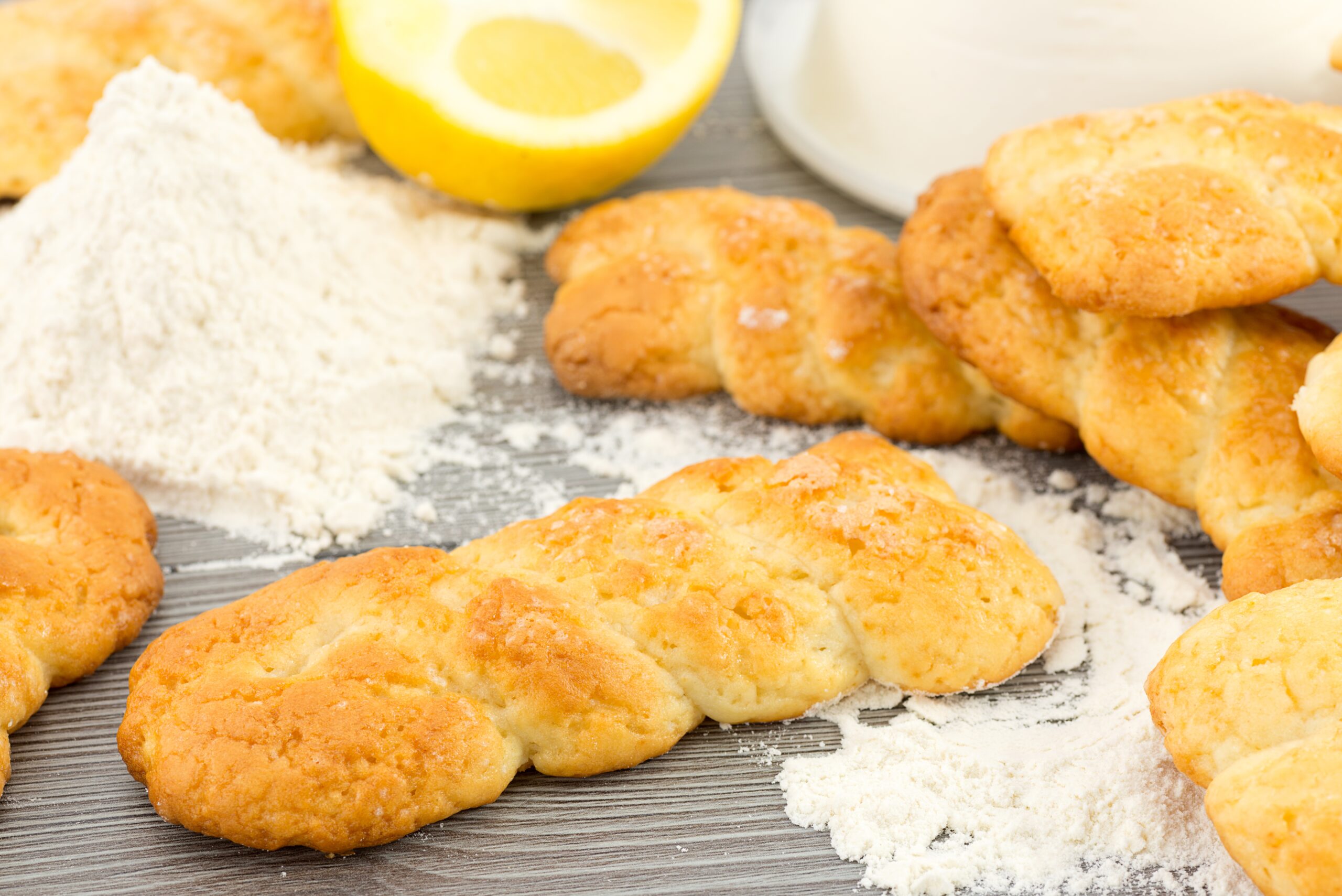 Treccine biscotto al limone