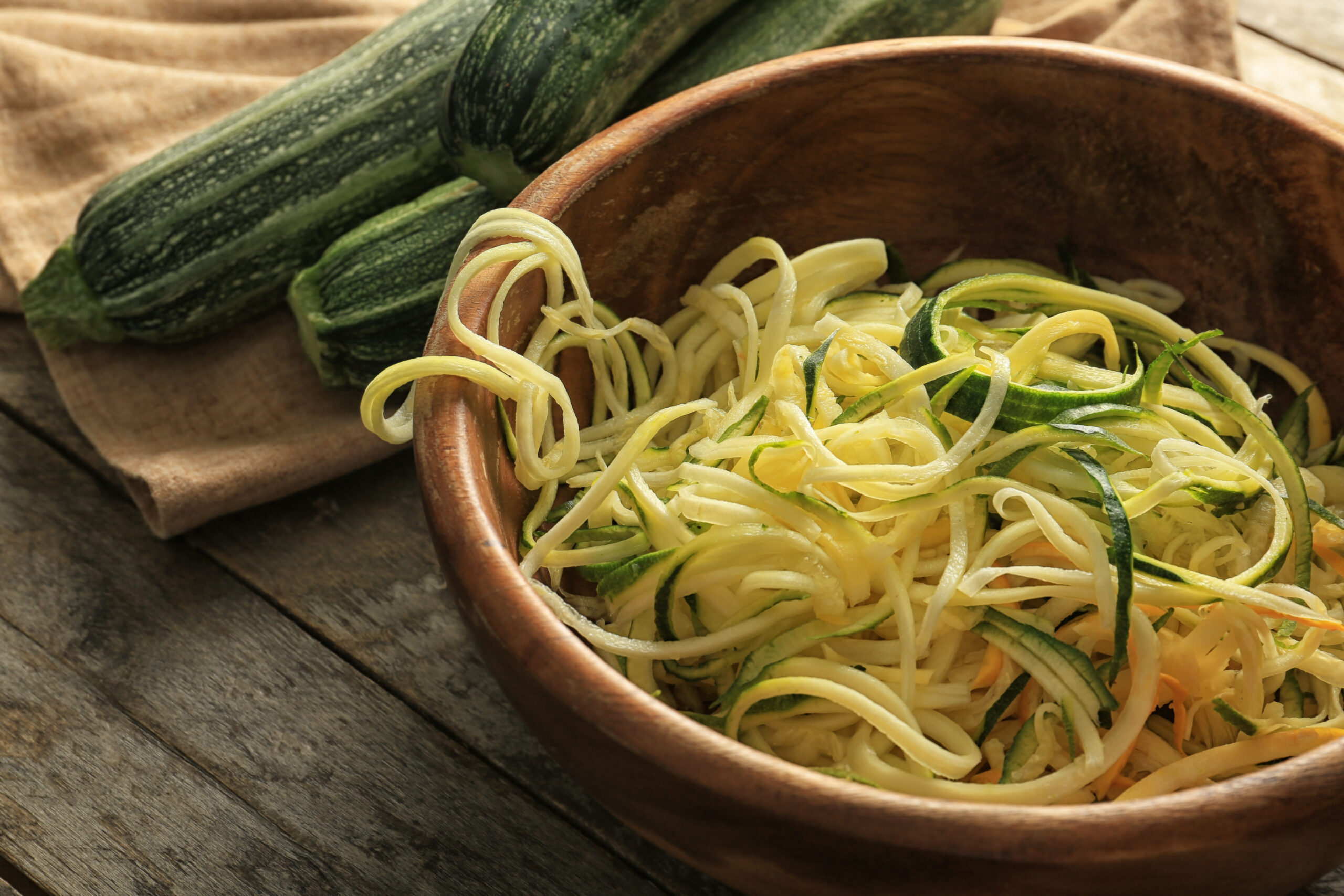 Spaghetti quadrati con crema di zucchine e melanzane