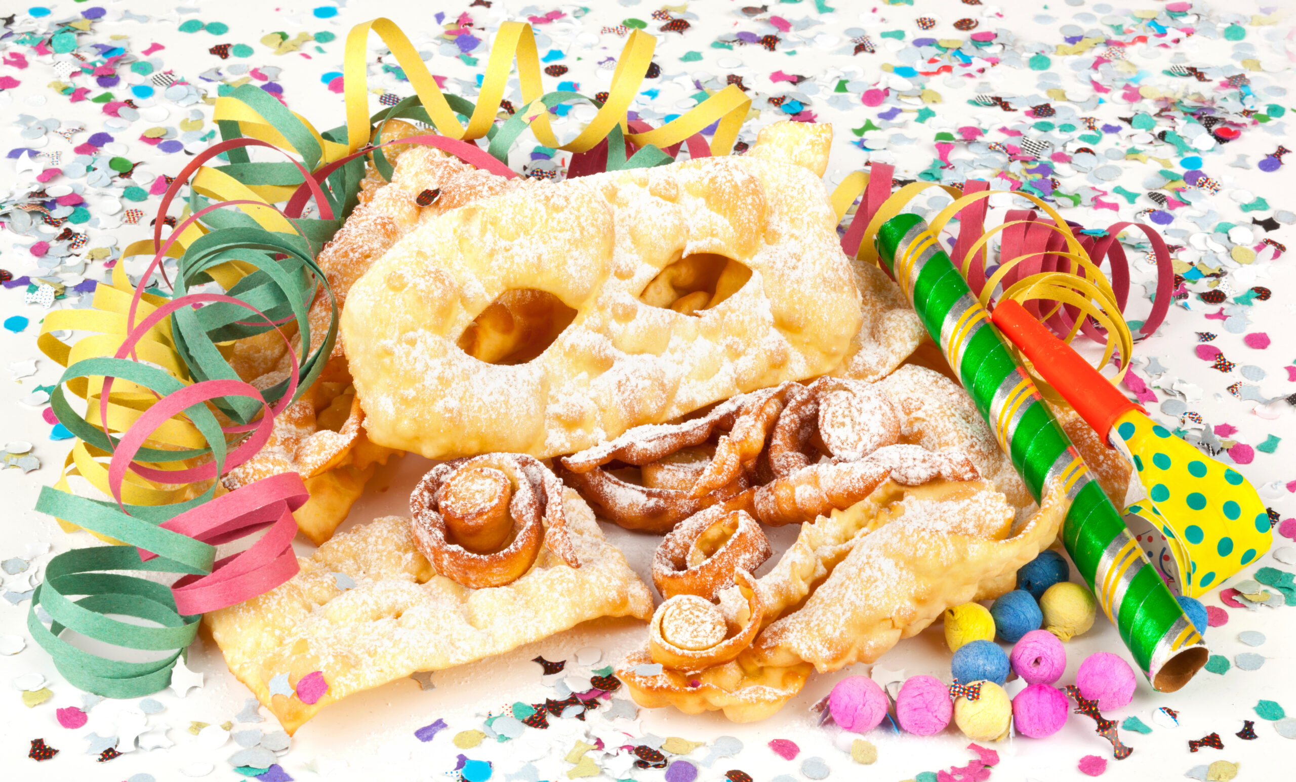 Mascherine di pasta sfoglia con gocce di cioccolato